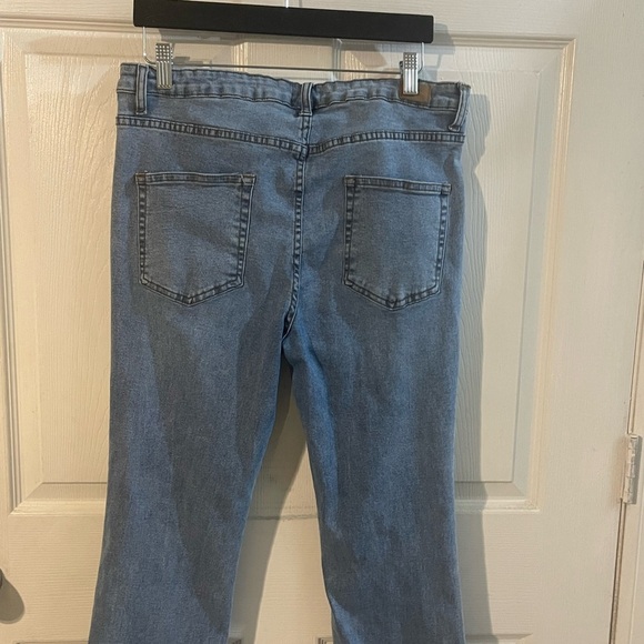 Classic Denim Flare Jeans for Women - Picture 5 of 7